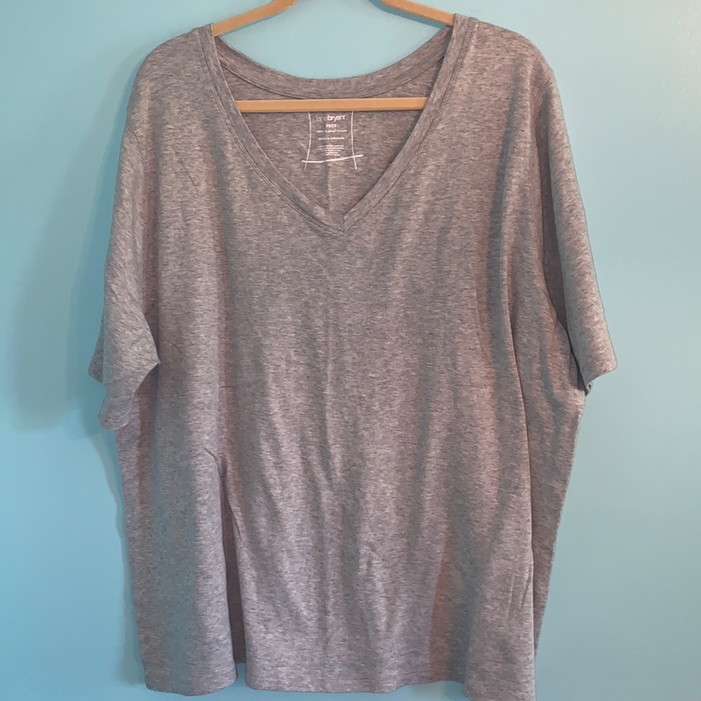 Lane Bryant 26/28 V-Neck short sleeve heather gray 100% supima cotton shirt
